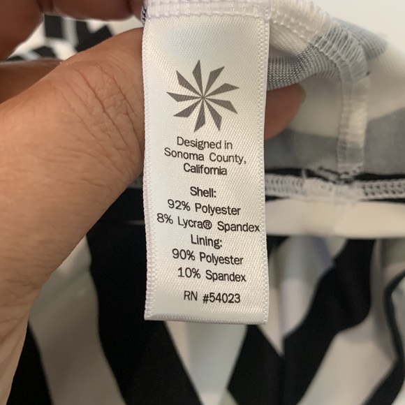 Athleta strips top size small activewear's gym workout - Picture 10 of 10